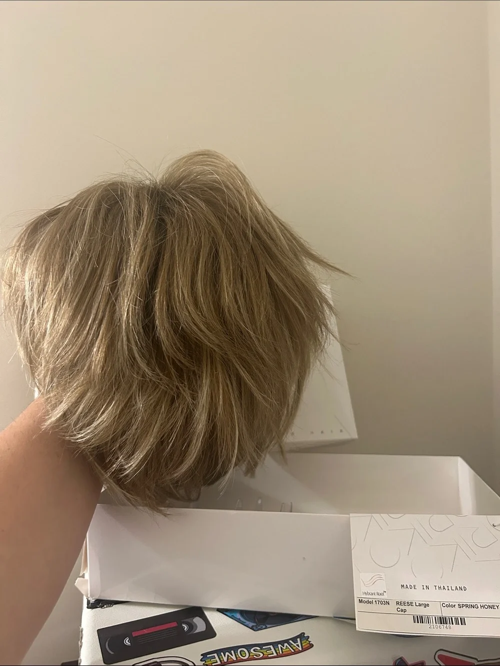Noriko REESSE Honey Blonde Short Layered Wig - Natural Blonde